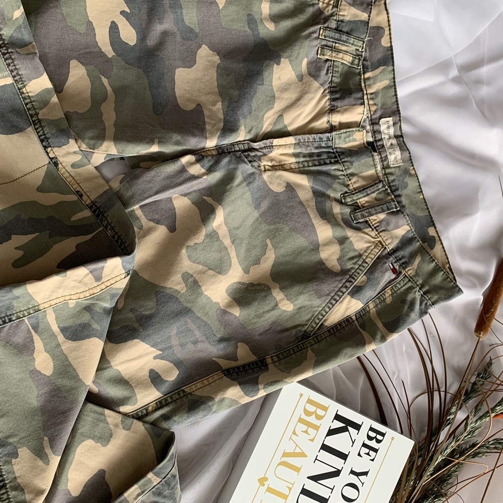 Tommy Hilfiger camouflage pants - Picture 1 of 6